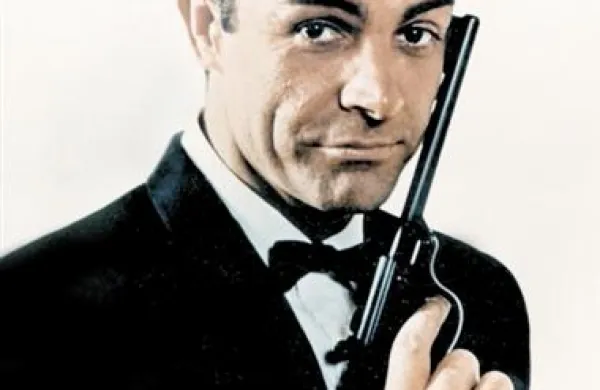 Presenečenje dneva je bila prodaja zračne pištole, s katero se je Sean Connery v vlogi Jamesa Bonda fotografiral leta 1963.