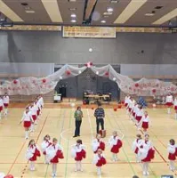 V vrtincu balonov so povirske mažoretke imenovale letošnjo sklepno plesno prireditev