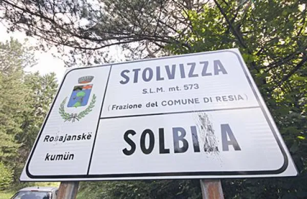 Ena glavnih točk današnjega zasedanja je pogovor z županom občine Rezija Sergiom Chinesejem glede zahteve po priznanju rezijanskega narečja.