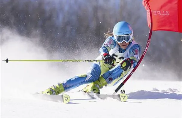 Ana Bucik je že  na začetku sezone dosegla sedmo mesto na FIS veleslalomu v Val Thorensu 