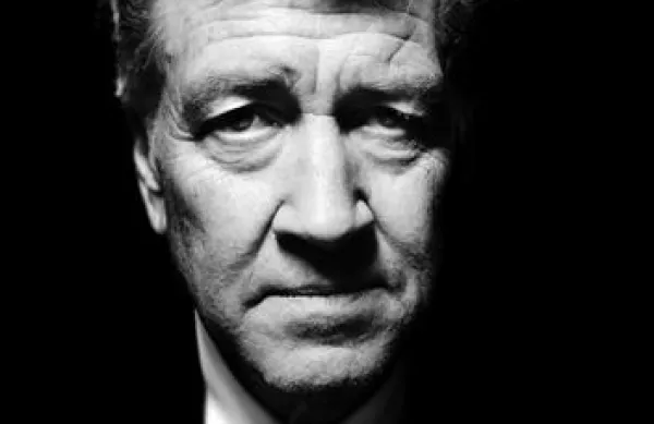 David Lynch, ki bo konec januarja izdal svoj samostojni album, je svoj glas že posodil dvema skladbama ameriške skupine Sparklehorse. 