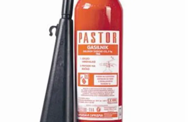 Podtaknil ogenj pod avtomobila