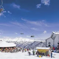 Živahen utrip na smučišču Sillian nad dolino Drave blizu italijanske meje