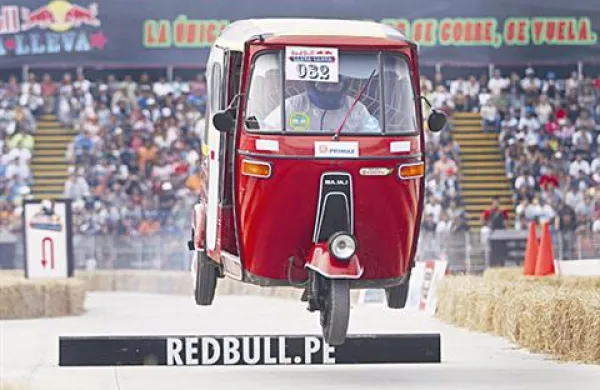 Tuktuk v zraku