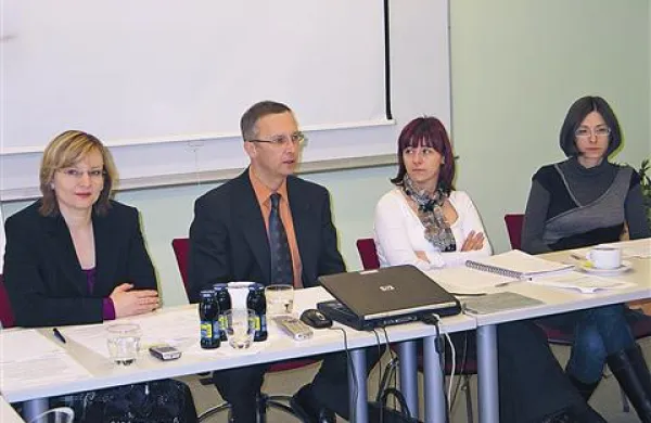 O računovodskih servisih so govorili (z leve) Polonca Podgoršek, Igor Blažina, Petra Kožman in Karla Kovšca
