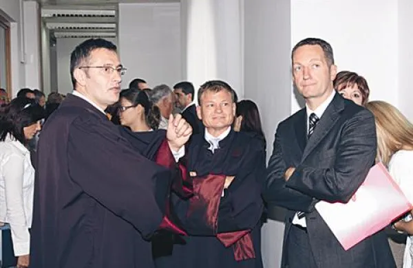 Boris Popovič in njegov odvetnik Franci Matoz  sta doslej vse sume in očitke zavračala kot neutemeljene in politično motivirane.