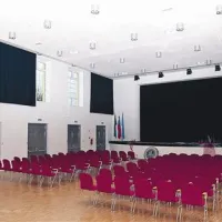 Krajani bodo kulturnim dogodkom   v sodobno opremljeni dvorani   še raje prisluhnili   