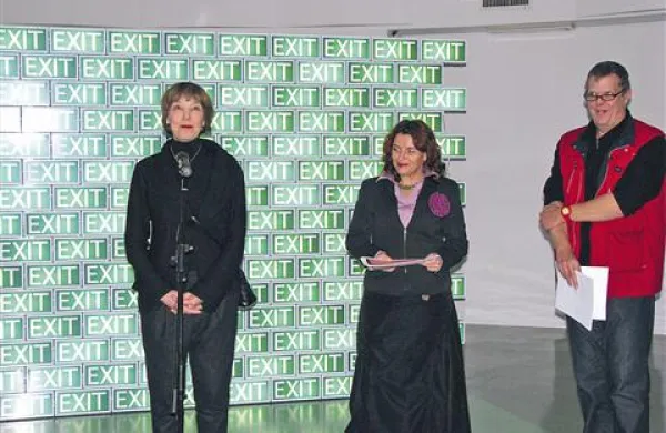 Letos sta projekte izbrala Heiko Daxl (desno) in Ingeborg Fülepp (levo), za njima Exit wall