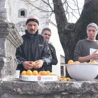 Na cilju je tekače pričakalo tudi sadje