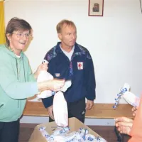 Valentina Čufer je delila Miklavževa darila