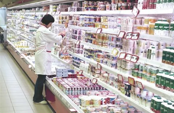 Neznanci so si ponoči v Mercatorju nabrali ozimnico