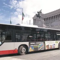 Mestni avtobusi opozarjajo na direktni let iz večnega mesta v mesto rož 