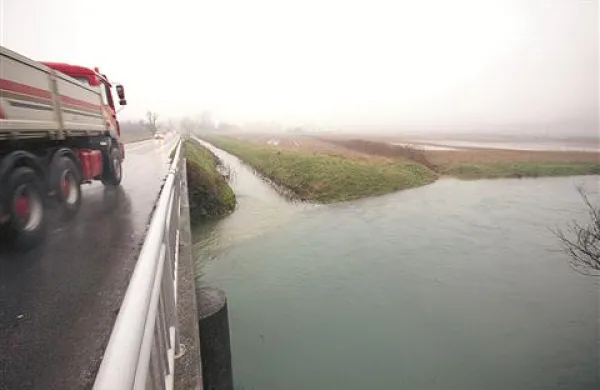 Poplave &scaron;e do četrtka zvečer