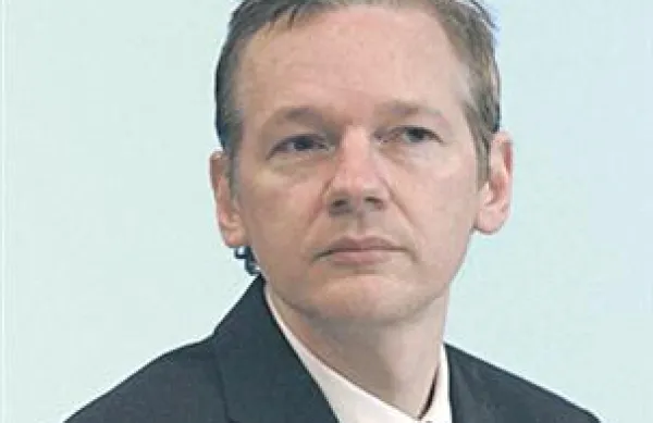 Assange trdi, da morajo imeti mediji pravico, da objavijo resnico.