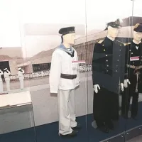 Na razstavi so na ogled vojaške uniforme častnikov in navadnih mornarjev