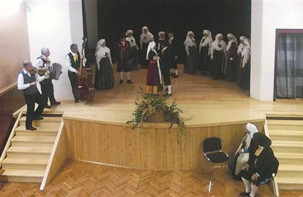Jesenski sprehod po krasu s KD Kra&scaron;ki &scaron;opek