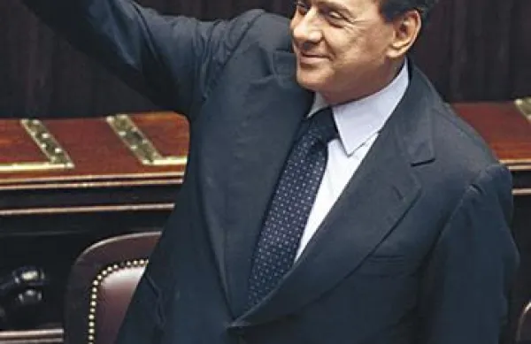 Jutri bo italijanski parlament odločal o zaupnici premierju Silviu Berlusconiju.