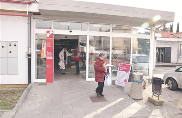 Edina ankaranska trgovina z živili je zdaj prostornejša za 64 kvadratnih metrov.