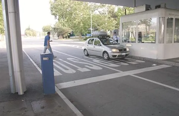 Tujci se lahko na schengenskem območju zadržujejo največ tri mesece.