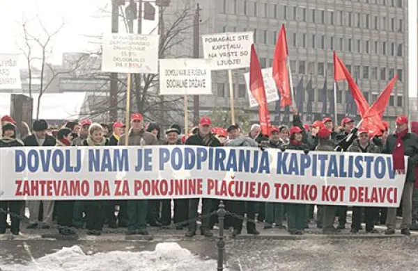 Zveza svobodnih sindikatov Slovenije se je danes opoldne pridružila skupni akciji evropskih sindikatov za ohranitev delavskih in socialnih pravic.