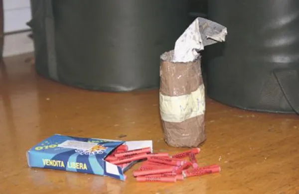 Igranje s pirotehniko se lahko konča tragično.