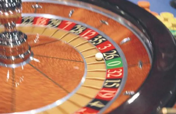 Grand casinoji in igralniško zabaviščni centri naj bi ostali v večinski lasti države, družb v državni lasti in lokalnih skupnosti.