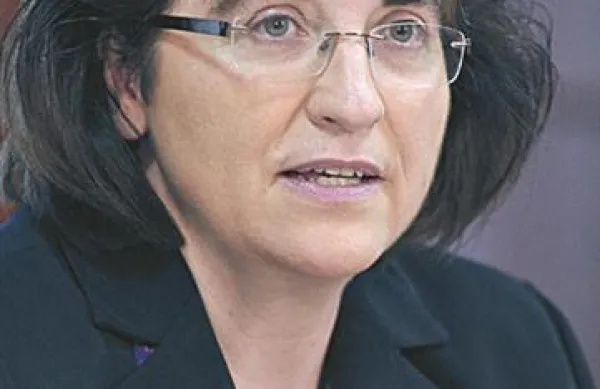 Ministrica Ljubica Jelušič se bo v Afganistanu srečala s predstavniki afganistanskih oblasti ter z najvišjimi predstavniki mednarodnih sil Isaf v Afganistanu.