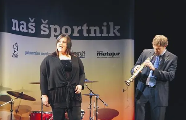 Glasbenika Martina Feri in Tomaž Nedoh sta bila svetla točka četrtkovega večera