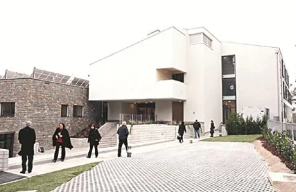 Rdeči križ Slovenije &scaron;e ni izbral vodje mladinskega zdravili&scaron;ča