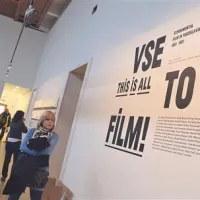 Z otvoritve razstave jugoslovanskega eksperimentalnega filma v Moderni galeriji v Ljubljani  
