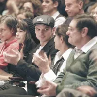 Marko Grilc v sredini. Na njegovi levi je Ula Furlan, na desni pa mama in oče Grilc, ki se jima je Marko na koncu še posebej zahvalil za vso podporo.