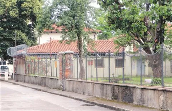 Potem ko so pred dnevi 38-letnega Štajerca izpustili izza rešetk solkanskega pripora, se je za njim izgubila vsakršna sled.