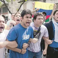 Venezuelski študentje so 23. decembra protestirali proti novim zakonom, ki jih je sprejela venezuelska vlada.
