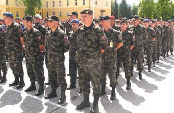 Na Kosovu od marca le &scaron;e 5000 tujih vojakov