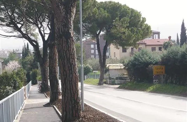 Prvi del novega pločnika  v Jagodju