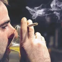 Pretirano popivanje se konča s kaznijo v obliki zastrupitve z alkoholom