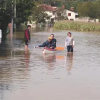  Naj se stanujoči ob Vipavi le sprijaznijo s tem, da bodo taki prizori v prihodnje pogostejši?  