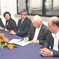 Sredi oktobra so direktorji ZD (z leve) Matevž Ravnikar,  Gordana Živčec Kalan, minister Dorjan Marušič, Jani   Dernič v imenu SBI in Matjaž Kranjc podpisali sporazum o skupni urgenci v SBI     