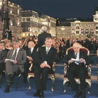 Predsedniki Slovenije, Italije in Hrvaške na koncertu prijateljstva v Trstu