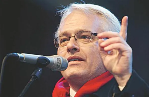 48-letnik, ki se je izdajal za dobavitelja mesa za predsednika države Iva Josipovića, je slatinsko mesnopredelovalno podjetje oškodoval za 10.000 evrov.