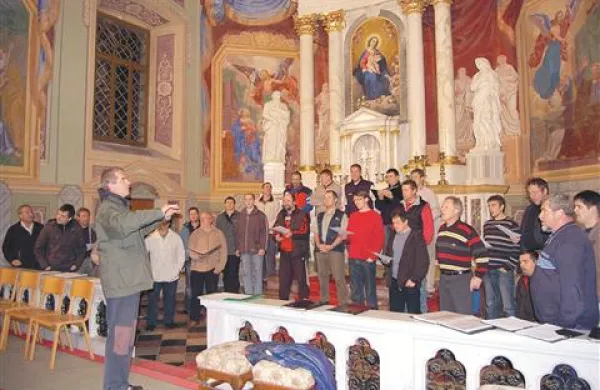 Kosovelovci so lani veliko prepevali in tudi vadili v cerkvah