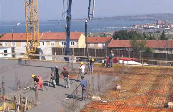 Primorskim gradbenikom naj bi šlo bolje kot ostalim po Sloveniji. 