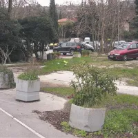  Dolgoletna stalnica  Portoroža: neurejeno in zanemarjeno osrednje parkirišče  