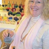 “Opazujte moške v modrih srajcah. Še vedno se trudijo dobiti očetovo priznanje.”  Melissie Jolly, barvna terapevtka