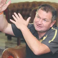 “Lahko mi rečejo, da sem pogumen, lep, dober, da so bili zaradi nas veseli.  Ampak jaz sem športnik. Hočem zmagati.” Matjaž Kek, nogometni selektor