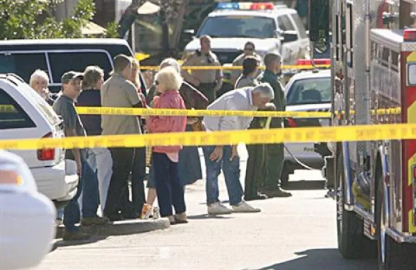 22-letni Jared Loughner je v soboto na srečanju kongresnice z volivci v mestu Tucson v zvezni državi Arizoni ubil šest ljudi, 14 pa ranil. 