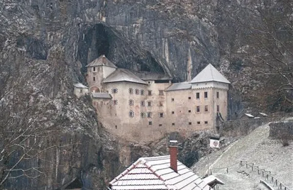 Predjamskega gradu država ne bo prodala, so nam zagotovili na ministrstvu za kulturo.