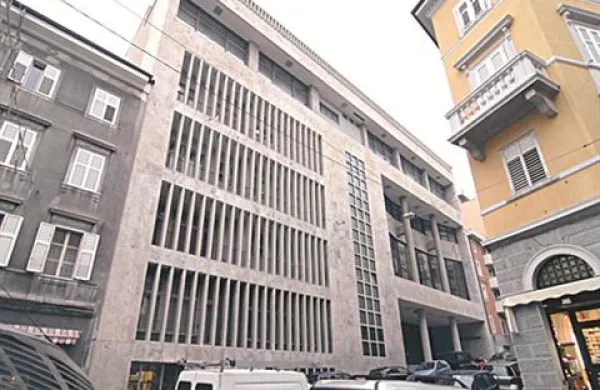 Priznanja bodo prvič podelili na odru najstarejšega primorskega poklicnega gledališča v Trstu, v prihodnje pa se bo podelitev selila.