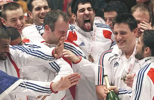 Francozi bodo skušali osvojiti še četrti zaporedni naslov na velikih tekmovanjih - so evropski, svetovni in olimpijski prvaki.
