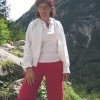 Elen Twrdy se rada  poda na izlet v gore. 